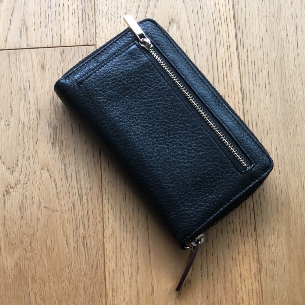 Danier leather wallet - Picture 2 of 6